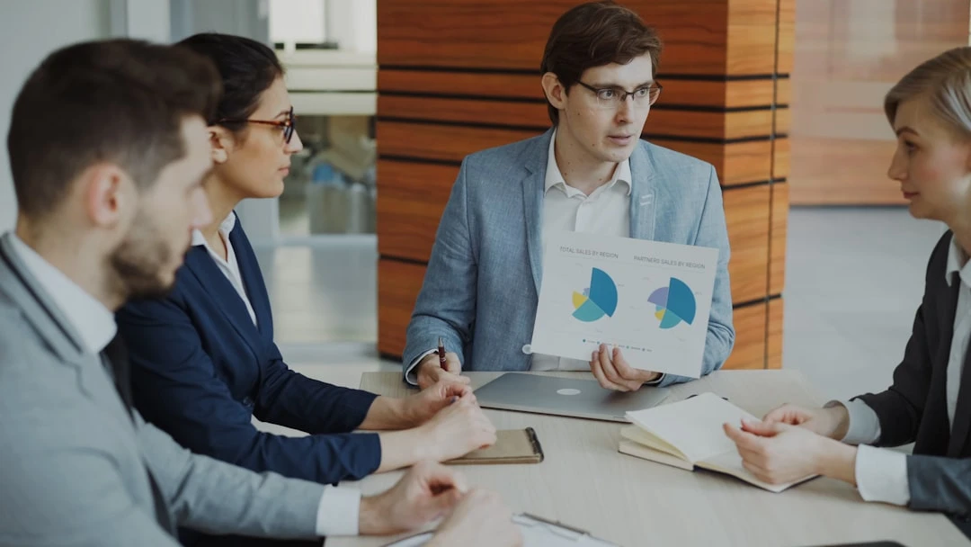 People Analytics: Phân Tích Con Người Để Ra Quyết Định HR Tốt Hơn