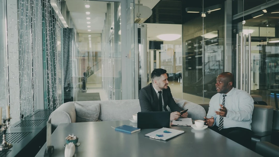 Lương C-Level Tại Việt Nam: CEO, CFO, CTO Kiếm Được Bao Nhiêu?