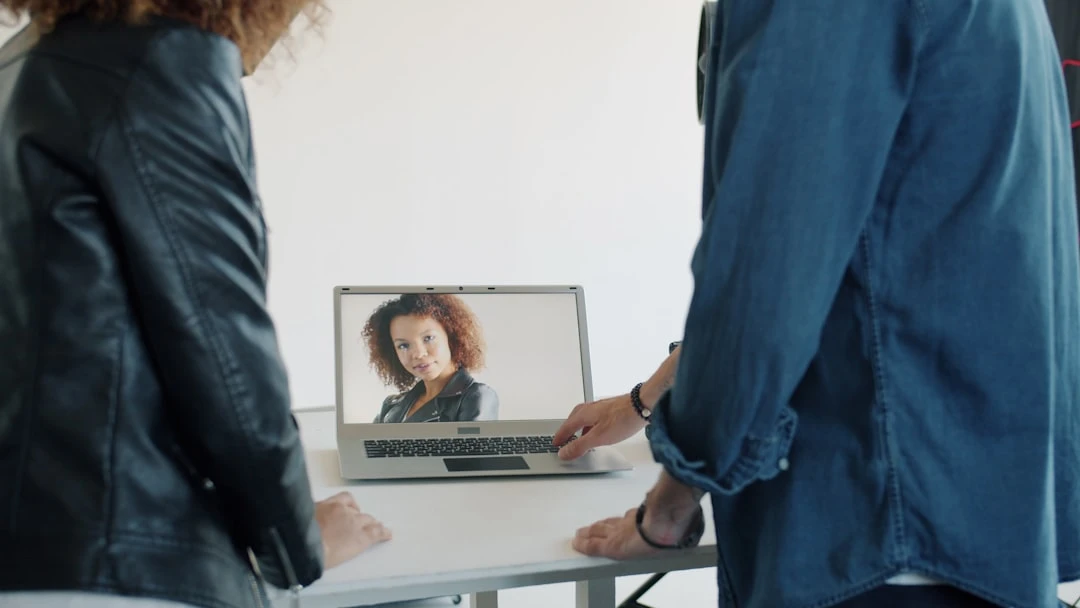 Phỏng Vấn Online: Tips Và Lưu Ý Để Gây Ấn Tượng Qua Màn Hình