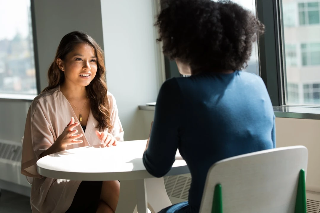 Tìm Việc Qua Headhunter: Lợi Ích Và Cách Để Được Headhunter Chú Ý