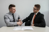 Lương Tối Thiểu Tăng: Doanh Nghiệp Tuyển Dụng Thay Đổi Ra Sao?