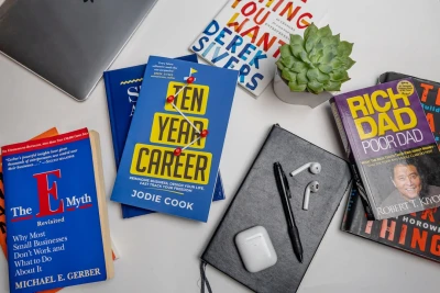 Career Pivot Mid-Career: Đổi Hướng Sự Nghiệp Giữa Chặng Đường