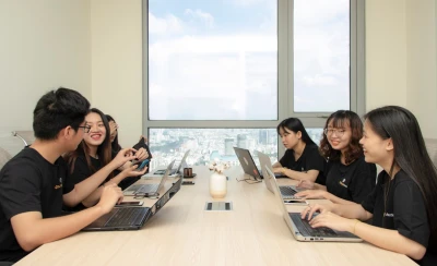 Tuyển Dụng C-Level: Quy Trình Executive Search Chuyên Nghiệp